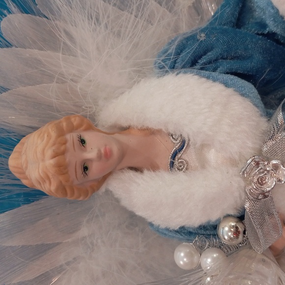 Angel Tree Topper - Picture 8 of 10